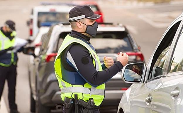 ¿Todavía no tienes claro qué hacer si te encuentras un control policial?