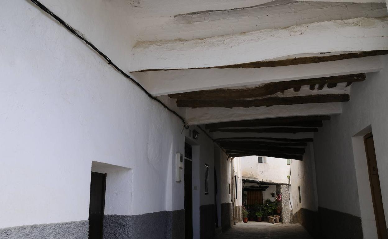 La arquitectura vernácula de Mecina Bombarón se convierte en uno de sus atractivos turísticos del pueblo