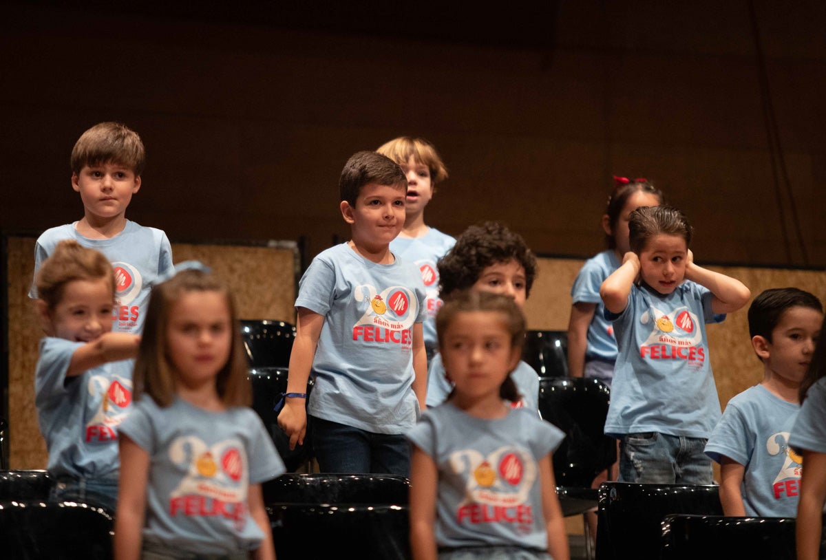Los alumnos de Iniciativas musicales, sobre el escenario.