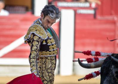 Imagen secundaria 1 - Dos orejas para José Tomas en una tarde de decepción por el mal juego de los Toros