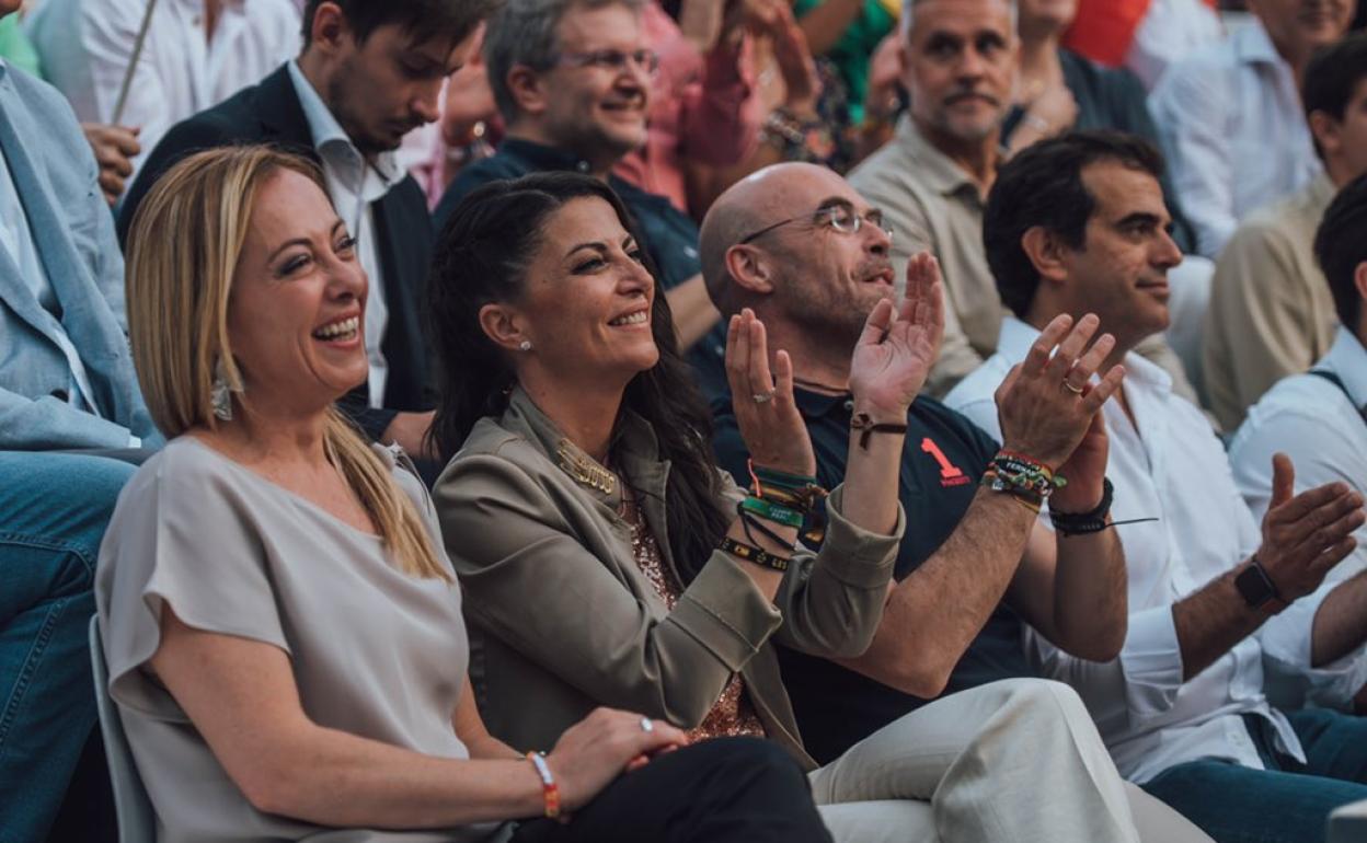 Vox recurre a la líder de la extrema derecha italiana para relanzar su campaña andaluza