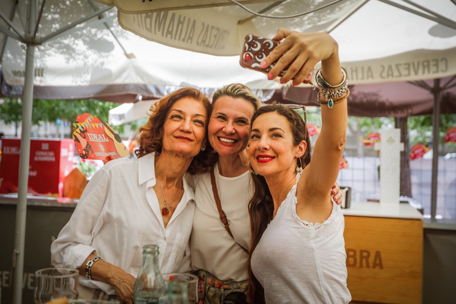 ¿Has estado en el restaurante de la Plaza de Toros celebrando la Feria de Día? Aquí puedes verte