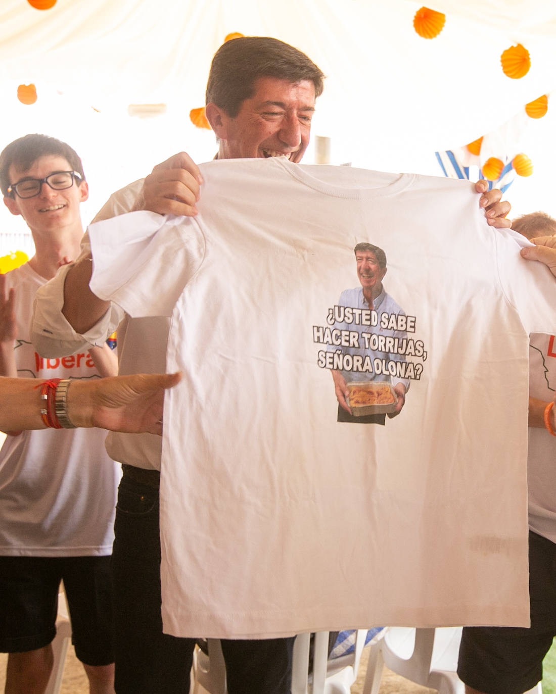 Tanto PP como Ciudadanos han hecho campaña en el Ferial de Almanjáyar, con Juanma Moreno, Marifrán Carazo, Francisco Rodríguez por un lado, y Juan Marín, Inés Arrimadas y Concha Insúa por otro