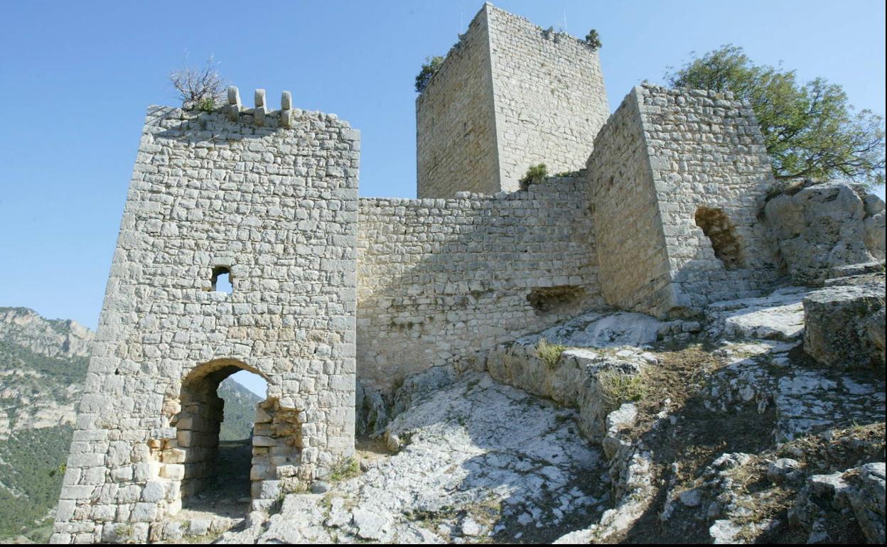 Restos del castillo de Otíñar, a 13 kilómetros de Jaén. 