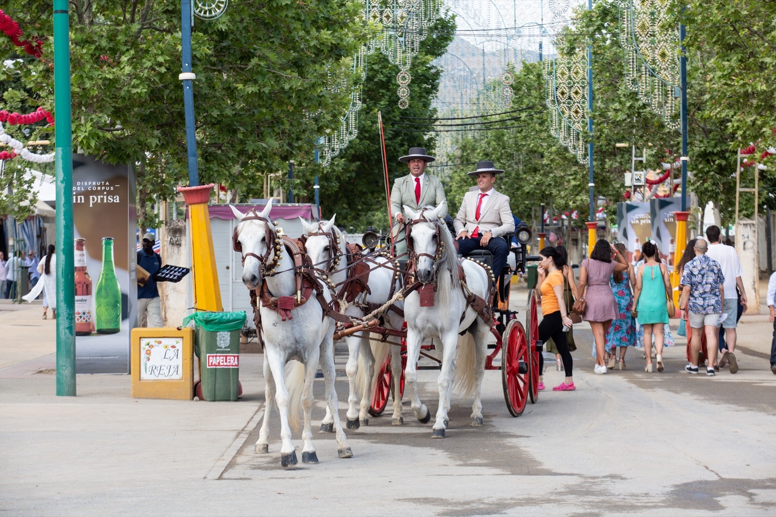 Brindis a caballo por la Fería de Graná.