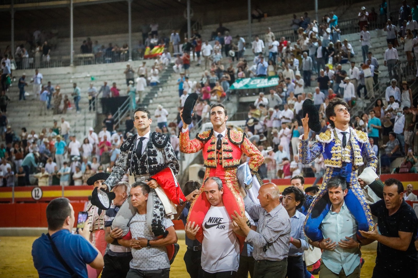 La afición taurina disfrutó de una tarde triunfal.