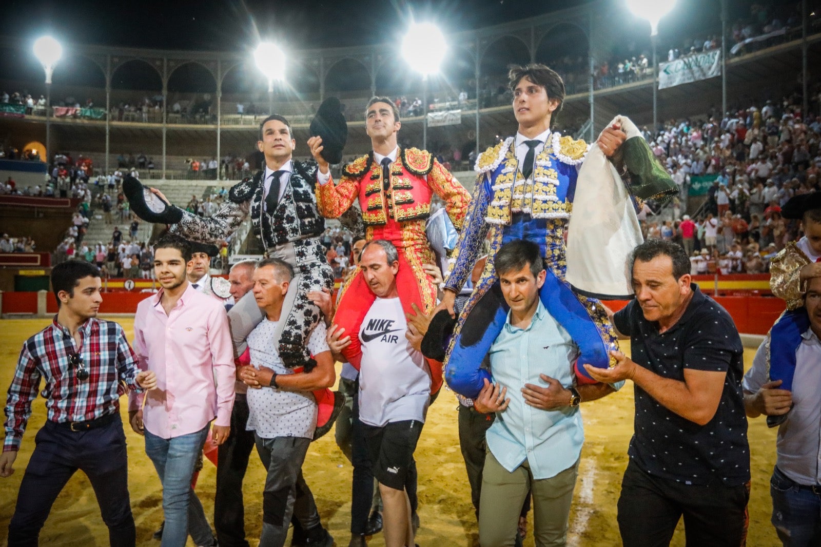 La afición taurina disfrutó de una tarde triunfal.