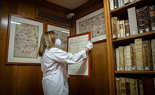 El habitáculo cuenta con toda la tecnología para el perfecto mantenimiento de los documentos. 