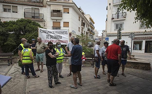 Protesta en la plaza Pontanilla por las pensiones.