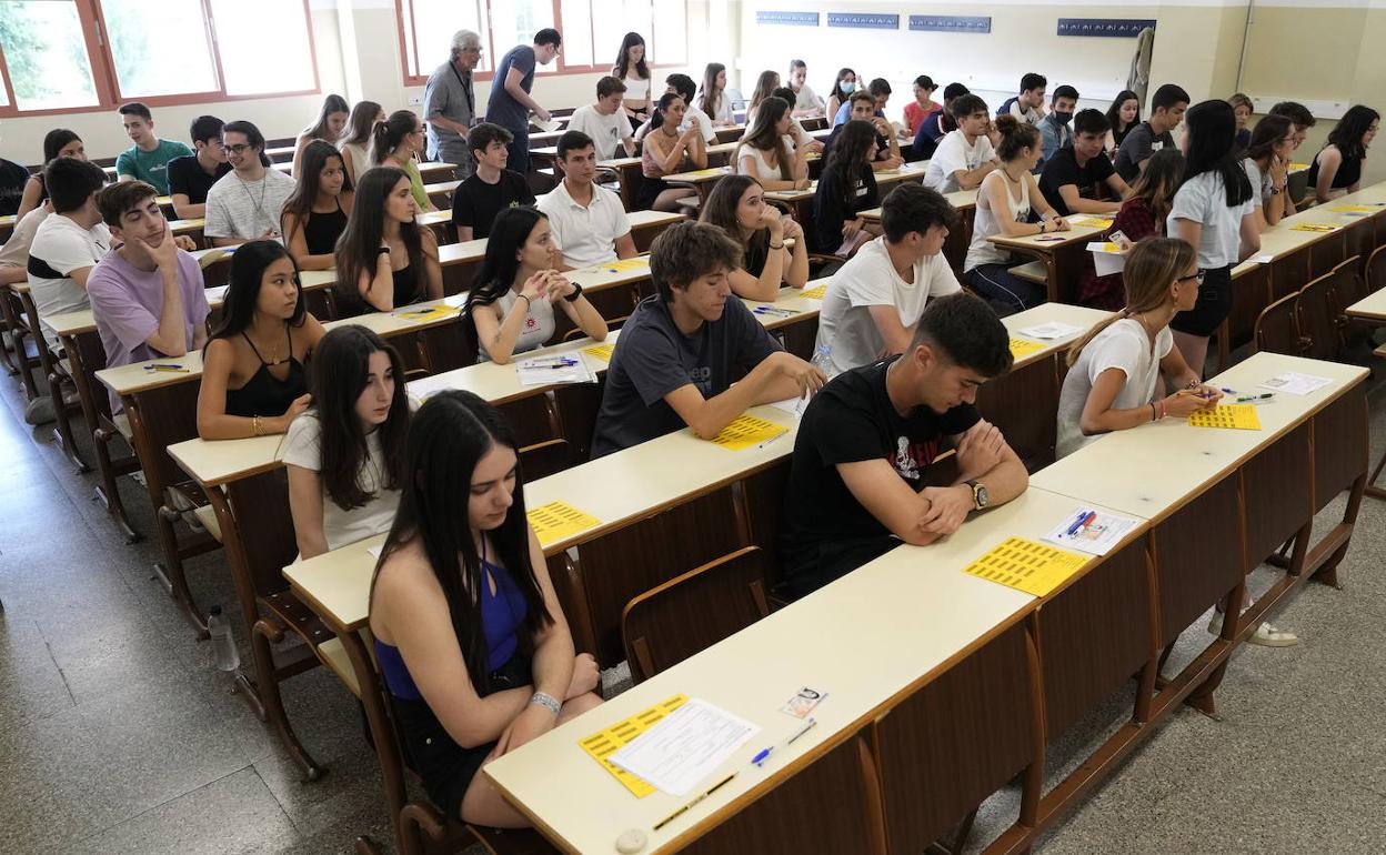 Alumnos de la facultad de Biología de la Universidad de Barcelona.