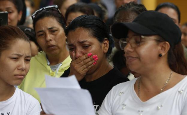 Familiares de los presos reciben los primeros informes sobre la situación de los presos