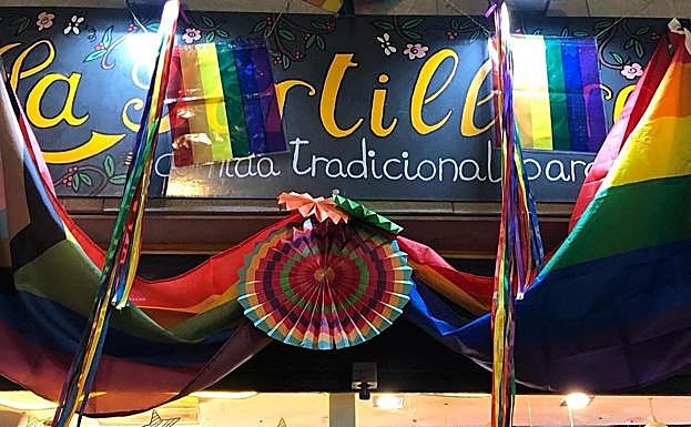 La decoración del establecimiento antes de ser destrozada.