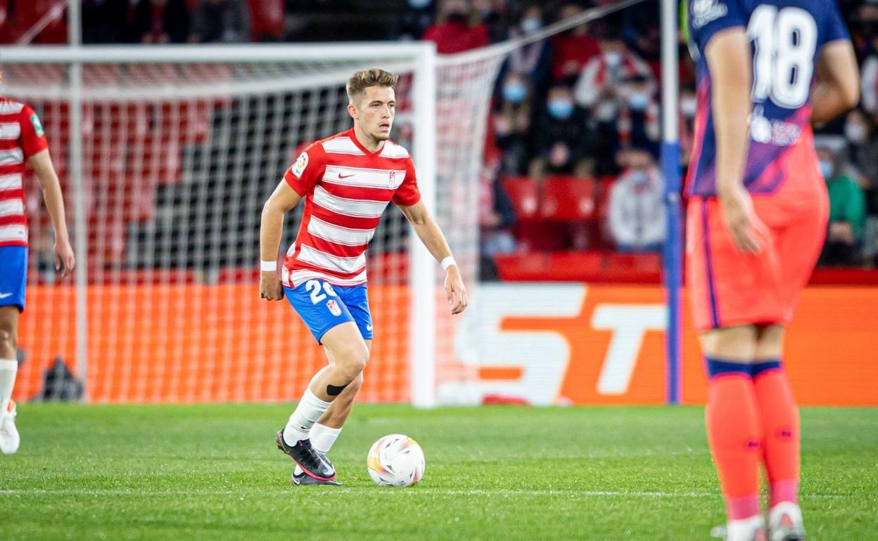 Isma Ruiz controla el balón en su mejor partido, frente al Atlético de Madrid. 