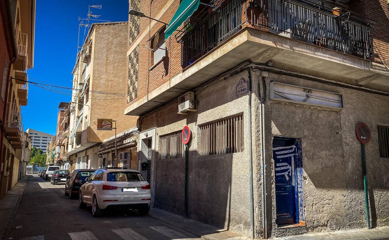 Imagen del bajo con marihuana donde provocaron un incendio en el Zaidín.