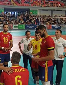 Imagen secundaria 2 - Arriba, David Sánchez tiene opciones de triunfo en halterofilia. Abajo, Fran Iribarne con la selección española. 