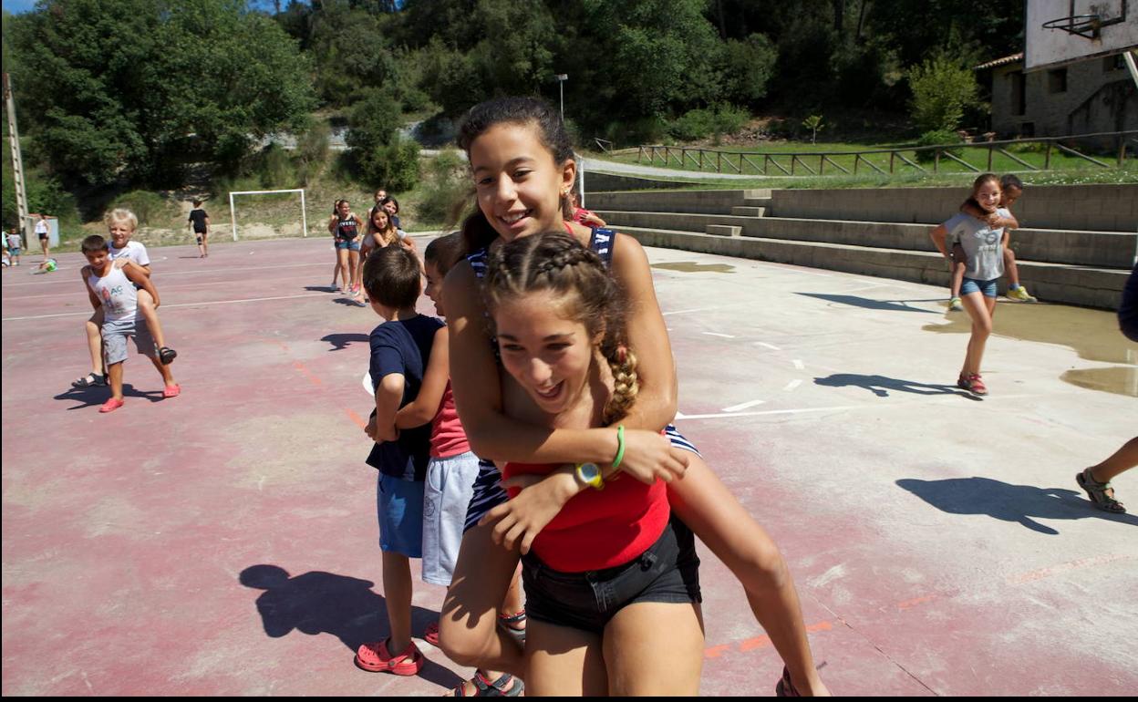 La Fundación »la Caixa» impulsa actividades de verano para empoderar a más de 50 menores vulerables de Granada