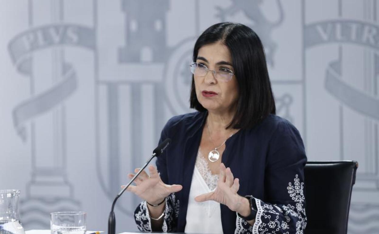 La ministra de Sanidad, Carolina Darias durante la rueda de prensa posterior a la reunión del Consejo de Ministros celebrada este martes en el Palacio de La Moncloa. 