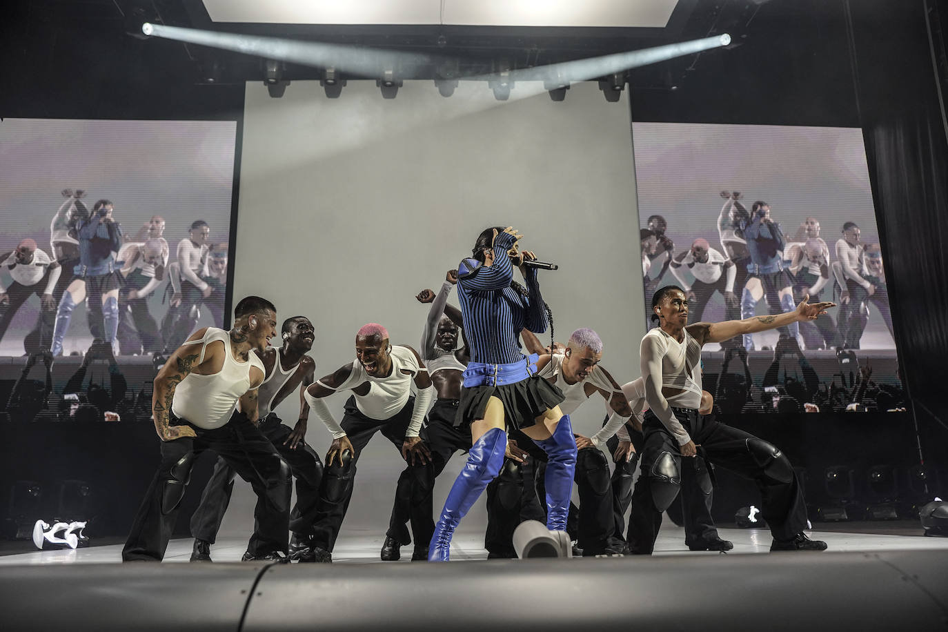 El espectáculo de 'Motomami' llega a Almería por todo lo alto