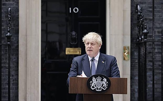 Los escándalos derriban a Johnson