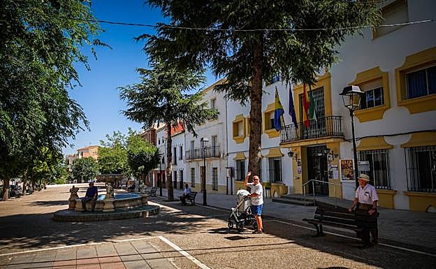 Paseo-parque del Ayuntamiento, en Cuevas del Campo.