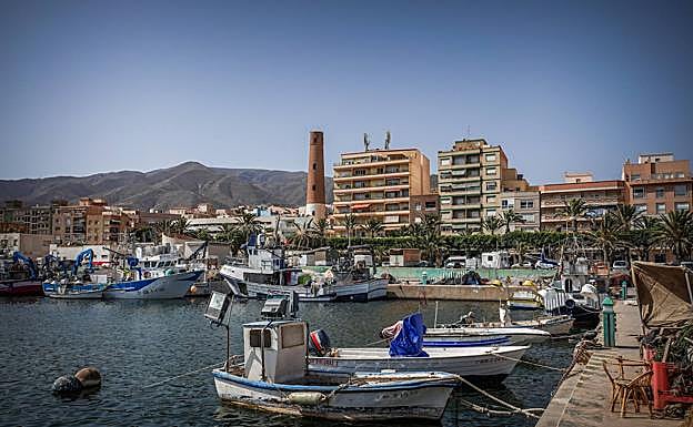 Puerto pesquero y deportivo de Adra. 