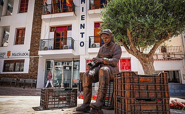 Plaza del Ayuntamiento en Albuñol. 