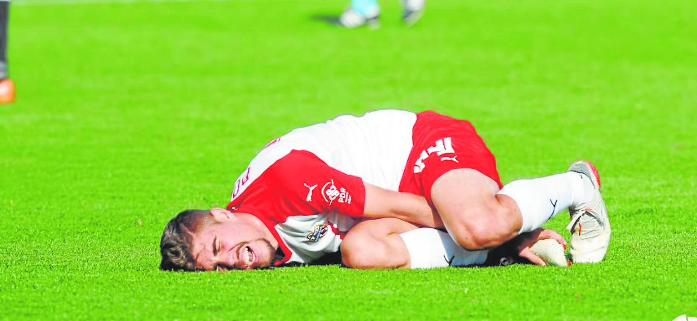 En la ultima visita del Cartagena, el Almería perdió acusando las secuelas que la covid iba dejando en la plantilla rojiblanca el pasado mes de enero. 