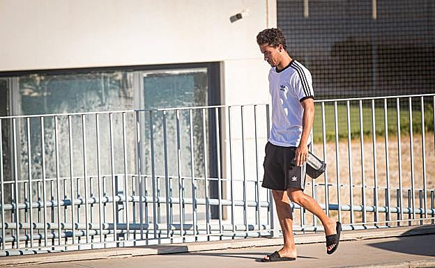 Luis Milla, a su llegada a la instalación. 