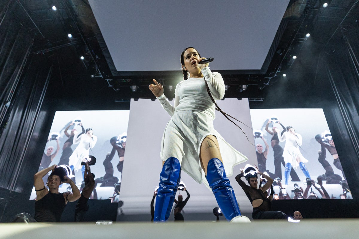 Rosalía, durante su concierto en Granada.