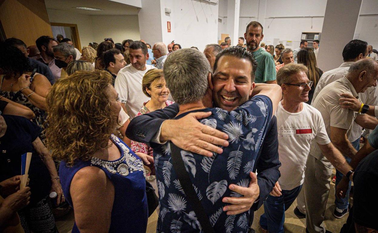 Noel López en el pleno de despedida, ayer, tras 15 años como alcalde de Maracena. 