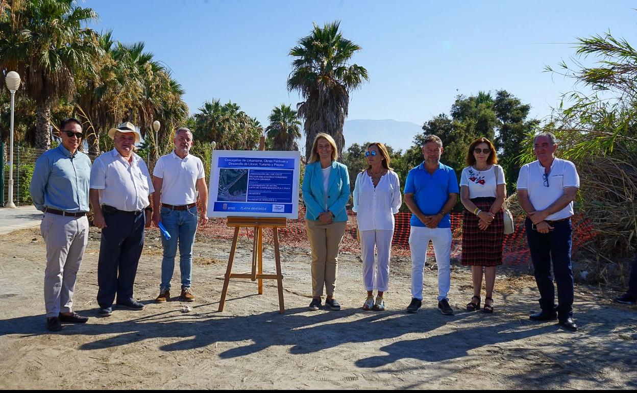 El vial para unir Playa Granada y Playa de Poniente estará listo en Navidad