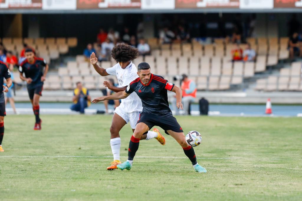 Fotos: Las imágenes del triangular entre el Granada, el Xerez y el Real Madrid Castilla