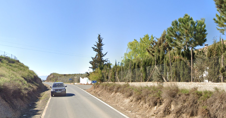 Tramo de la carretera A-325 entre Benalúa y Fonelas, a la altura de laS Cuevas de la Chumbera, donde ha ocurrido el accidente.