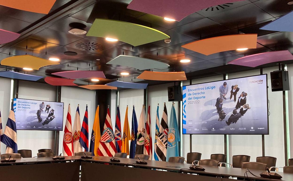 Sala de reuniones de los clubes en la sede de la patronal. 