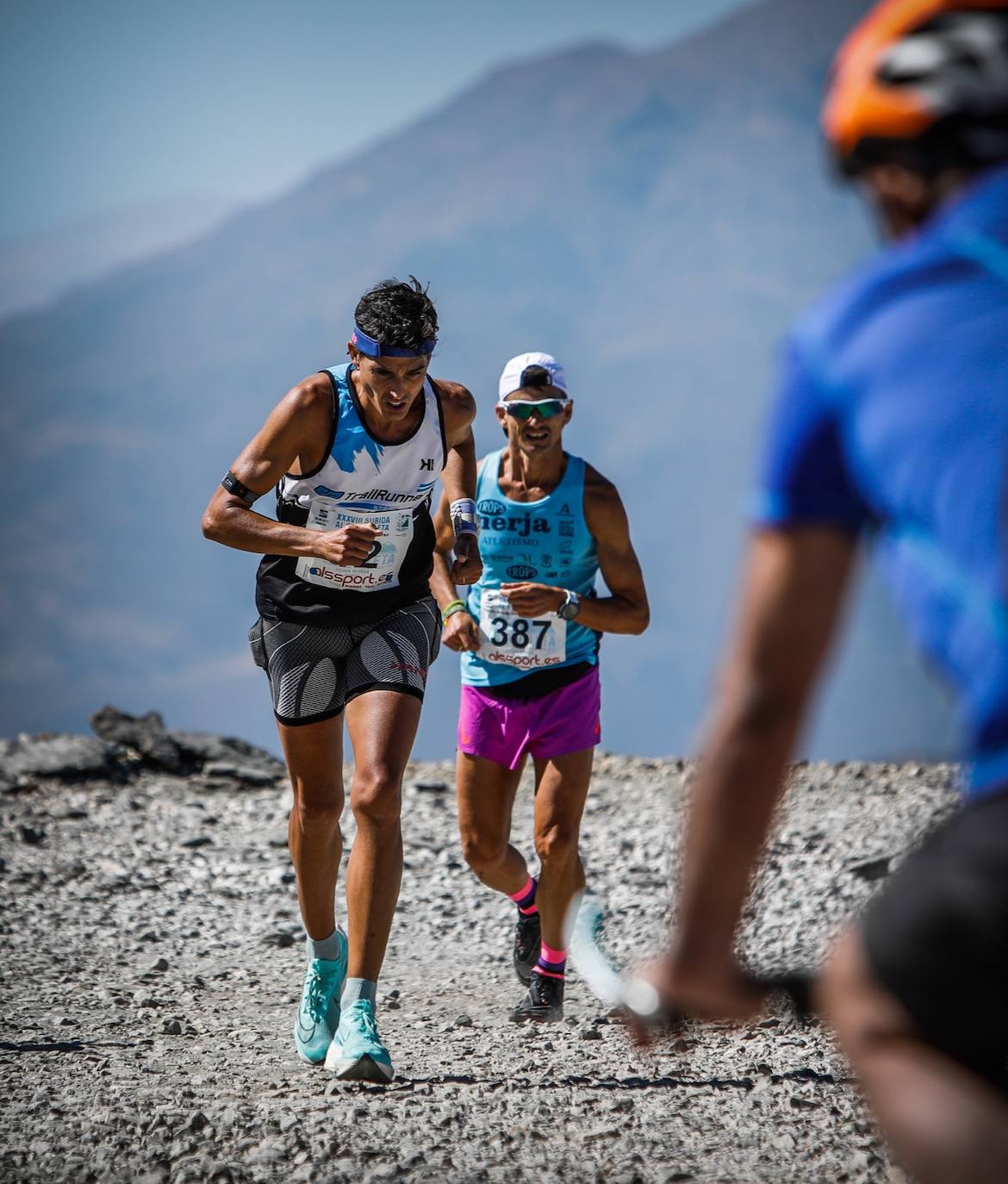 La 38 edición de la Subida Internacional Pico Veleta se ha celebrado este domingo.