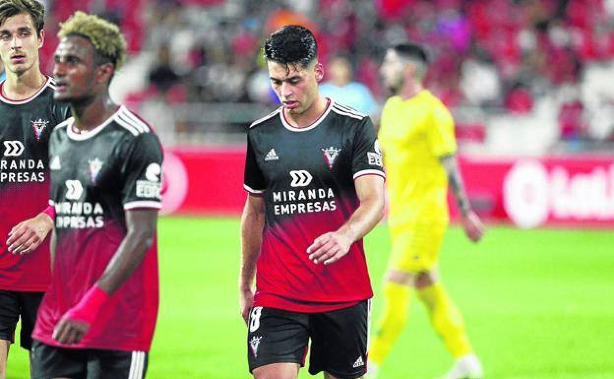 Meseguer con la camiseta del Mirandés. 