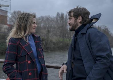 Imagen secundaria 1 - Arriba, Dani Rovira, Raúl Arévalo, Raúl Jiménez y Jorge Usón. Debajo, Karla Souza y Raúl Arévalo, y Renata Hermida Richards. 