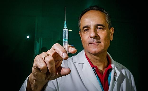 El experto en Medicina Legal de la Universidad de Granada posa para IDEAL en la sede del Genyo, en el PTS. 