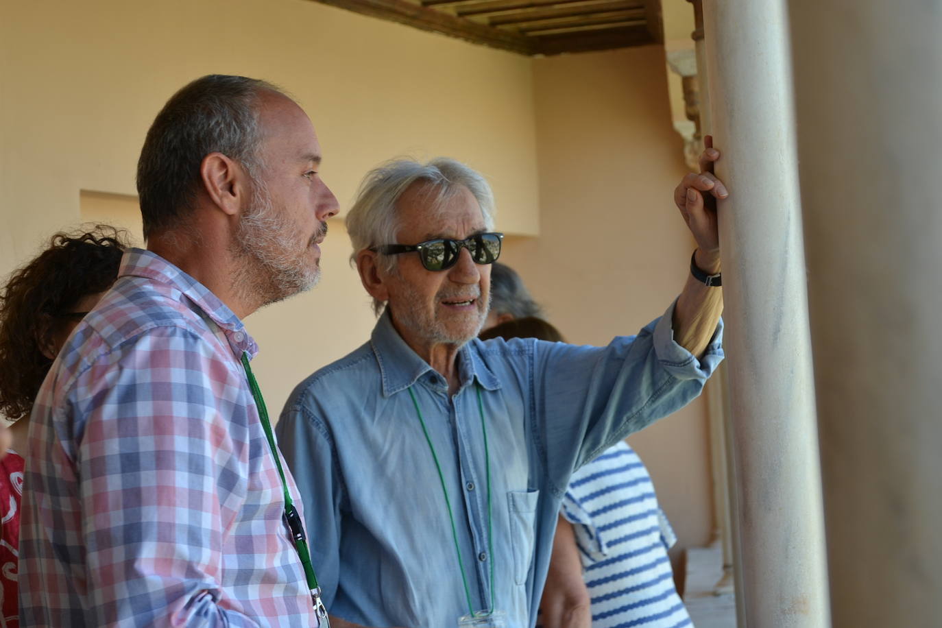 El actor junto a su esposa, Amparo Pascual,visitó la Alhamabra y por la noche recogió el Laurel de plata de Festival Internacional de Poesía de La Zubia