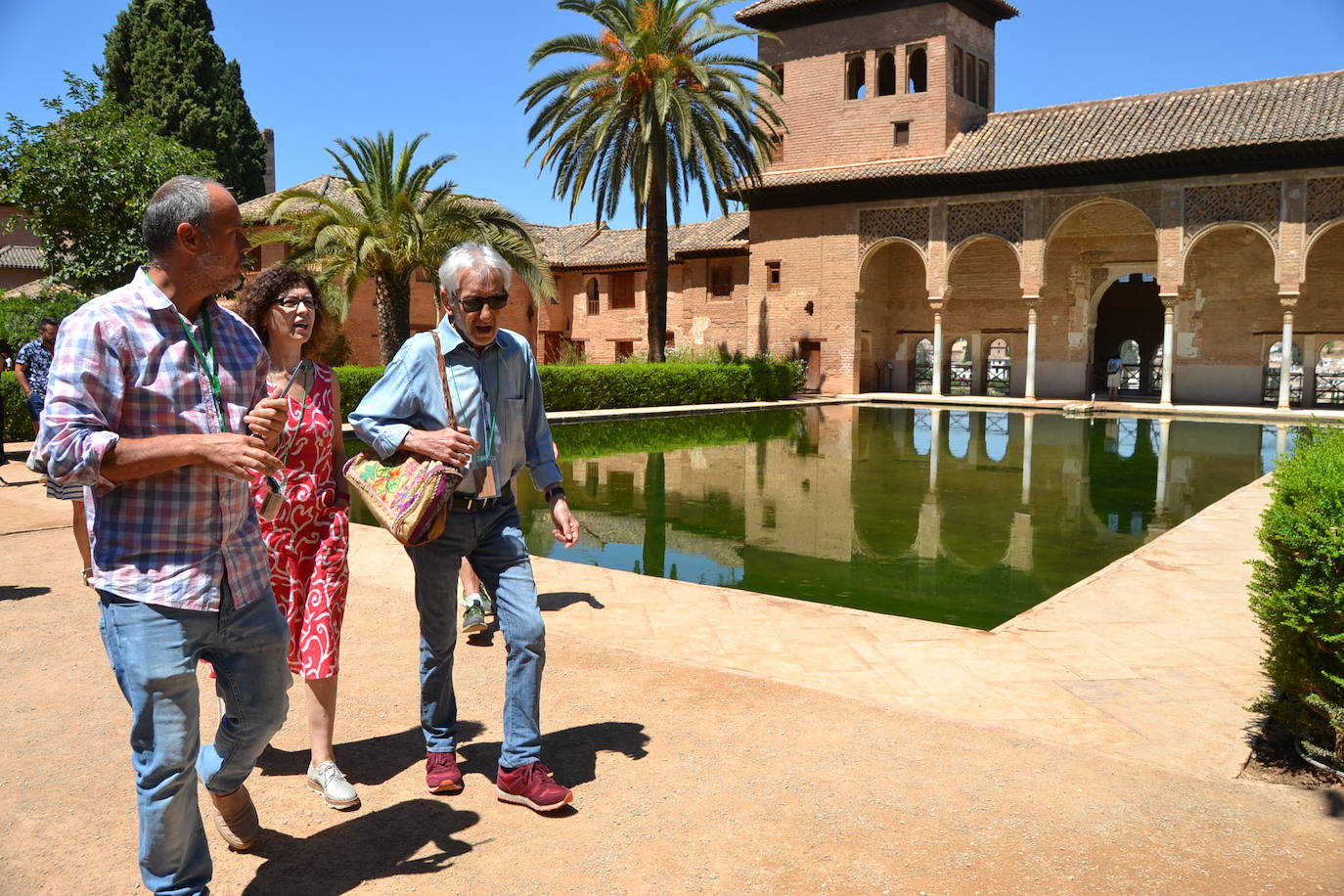 El actor junto a su esposa, Amparo Pascual,visitó la Alhamabra y por la noche recogió el Laurel de plata de Festival Internacional de Poesía de La Zubia