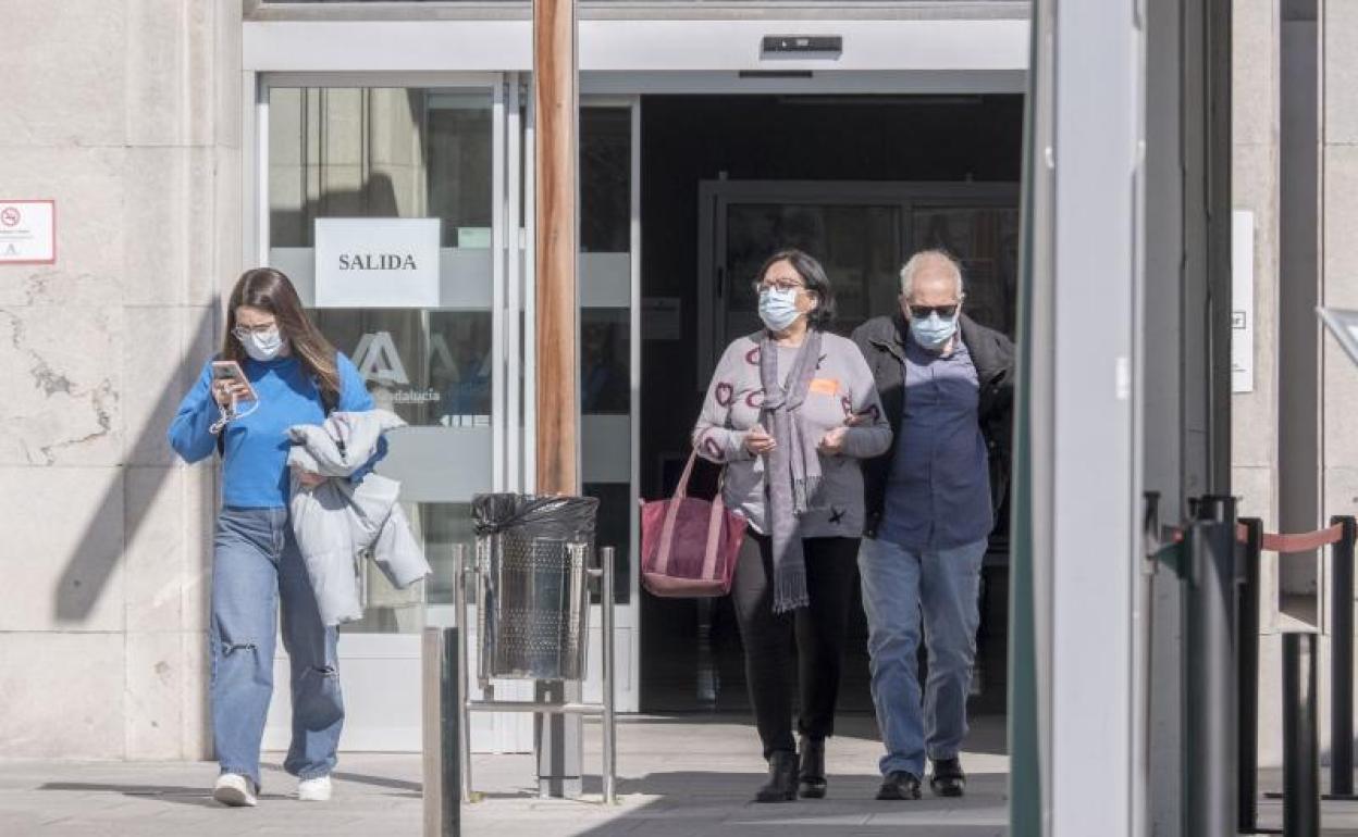 Acceso al hospital Virgen de las Nieves de Granada