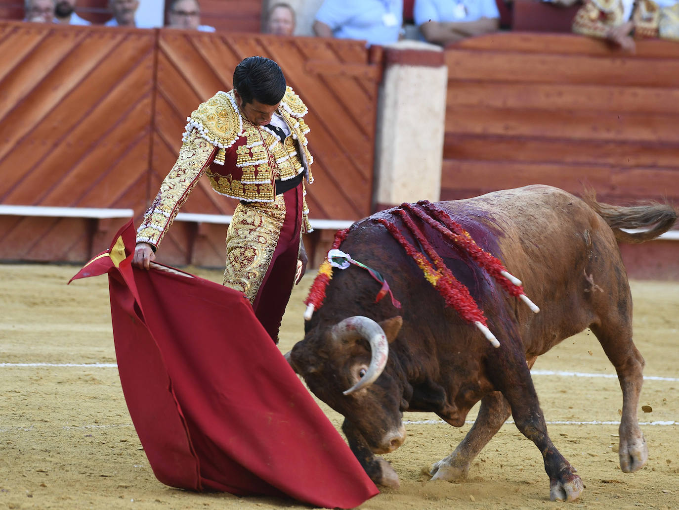 Emilio De Justo y Roca Rey brindaron una gran tarde de toros. 