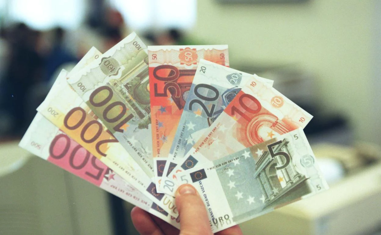 Hasta 500 euros puedes ganar si tienes uno de estos billetes de euro en casa  | Ideal