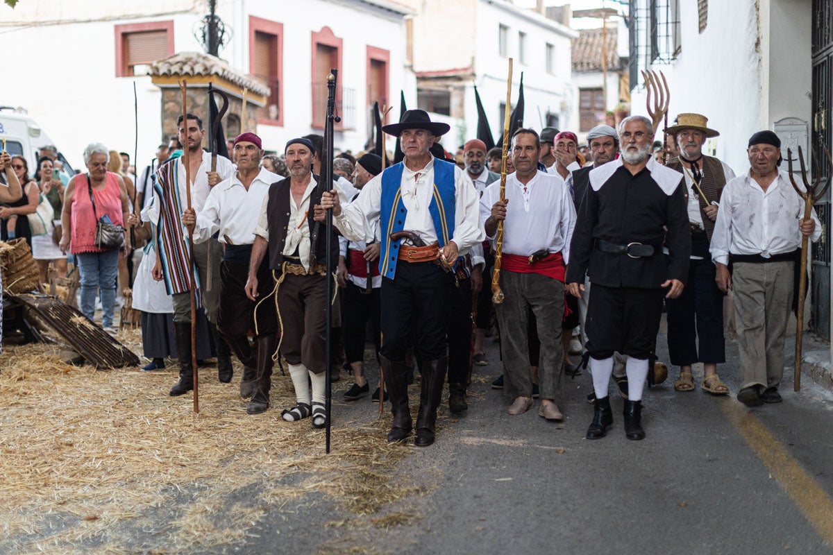 La Peza se vuelca en la recreación del 'alcalde carbonero' y la Guerra de la Independencia