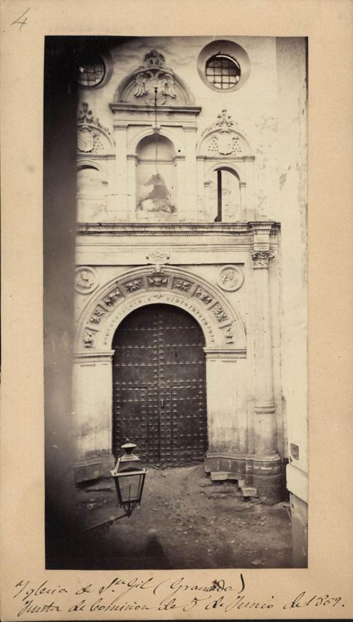Fotografía de la fachada de la iglesia de San Gil.