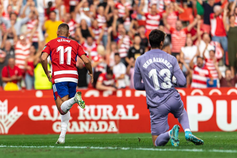 Repasa en fotos los mejores momentos del partido disputado este lunes en Los Cármenes