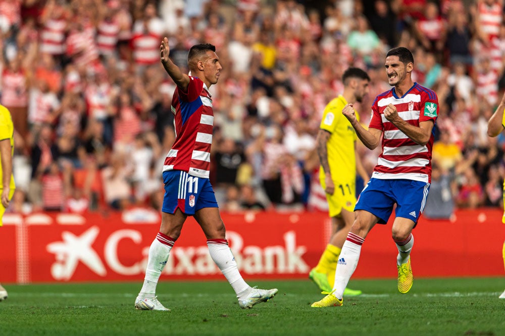 Repasa en fotos los mejores momentos del partido disputado este lunes en Los Cármenes