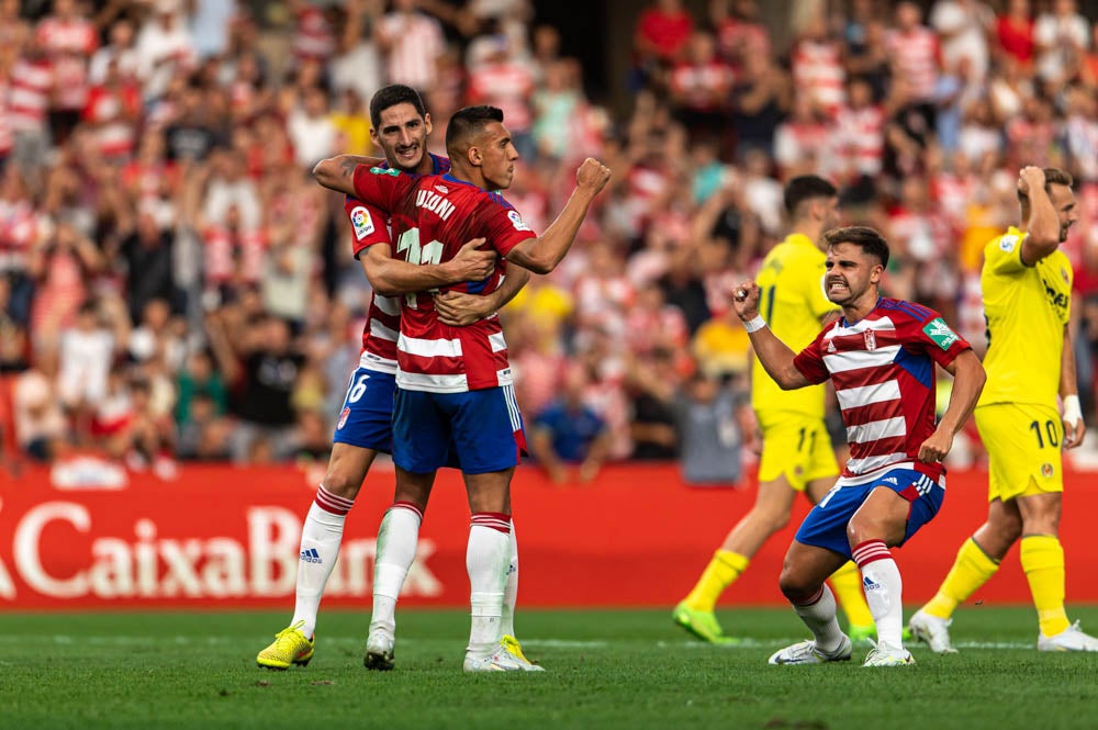 Repasa en fotos los mejores momentos del partido disputado este lunes en Los Cármenes