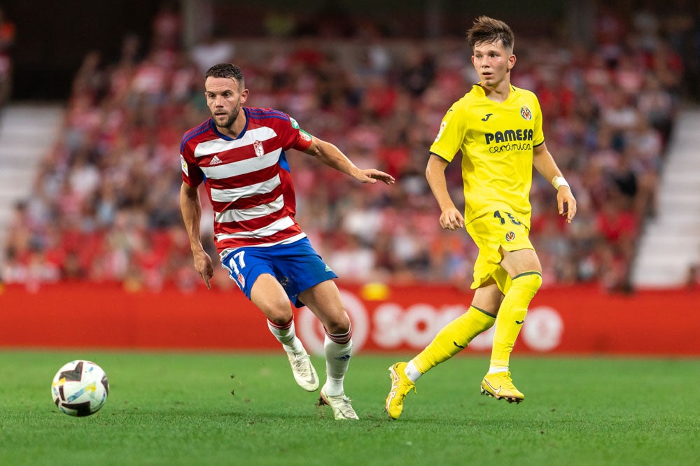 Repasa en fotos los mejores momentos del partido disputado este lunes en Los Cármenes