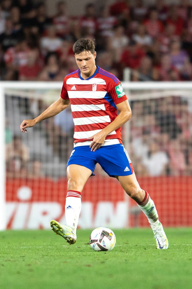 Repasa en fotos los mejores momentos del partido disputado este lunes en Los Cármenes